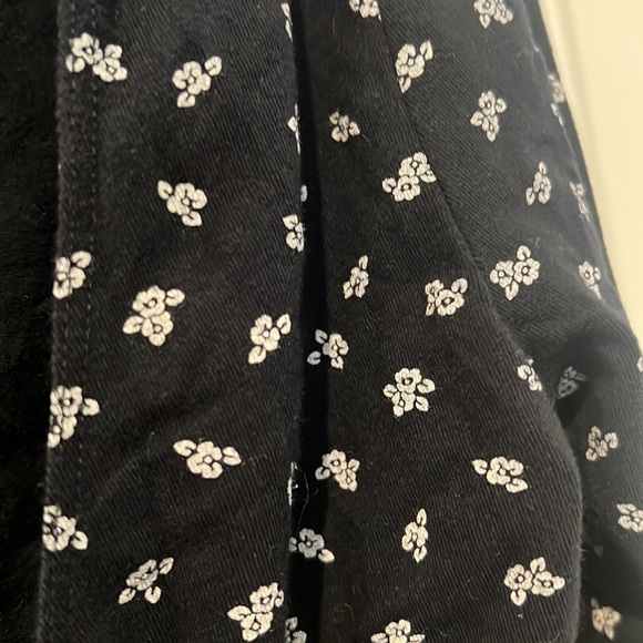 Brandy Melville Navy Blue Floral Long Sleeve Tie Front Coco Wrap Top One Size - Picture 3 of 6